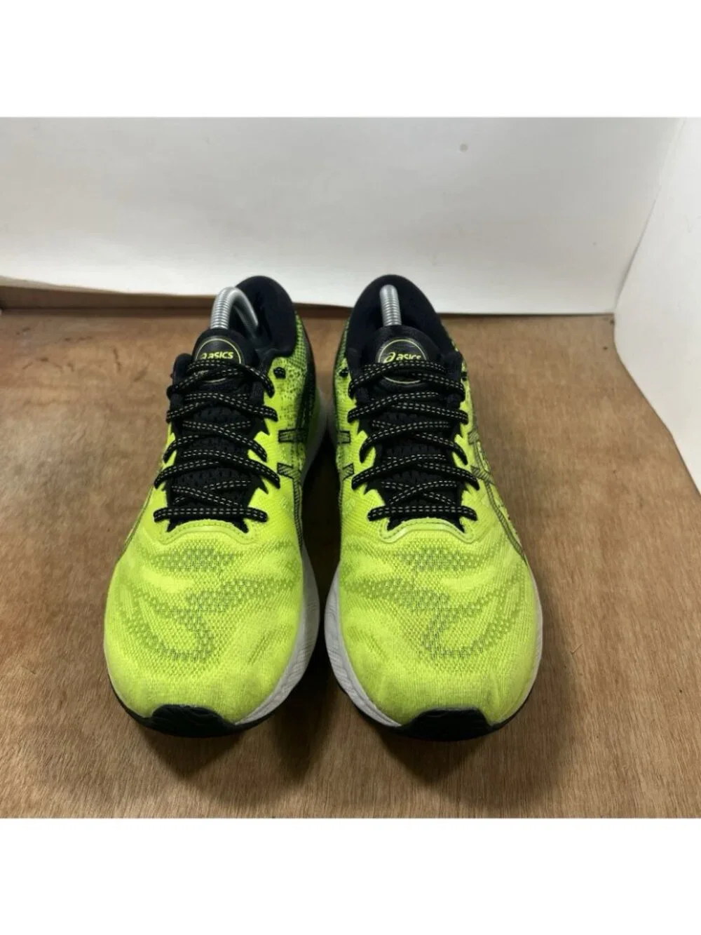 Asics Gel-Nimbus 23 Mens Size 9.5 Neon Running Shoes Comfort Sneakers